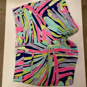 Lilly Pulitzer shorts size 14 ladies